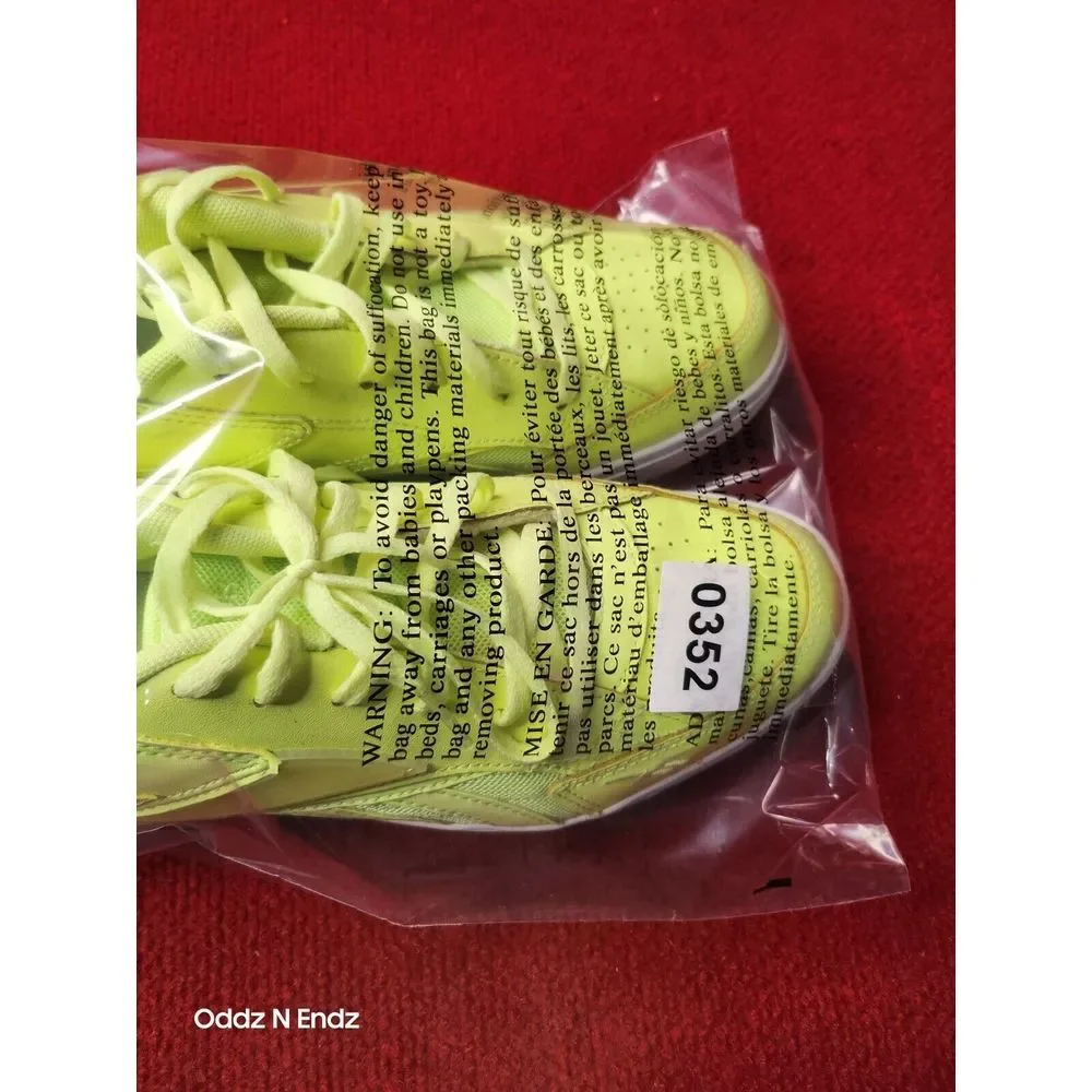 Reebok Womens Neon Yellow Athletic Sneakers Size‎ 8